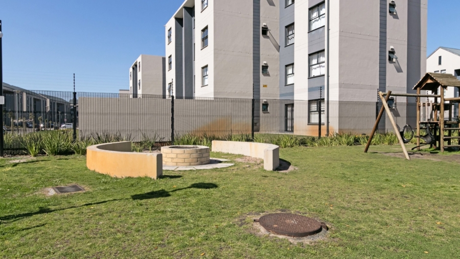 2 Bedroom Property for Sale in Parklands Western Cape